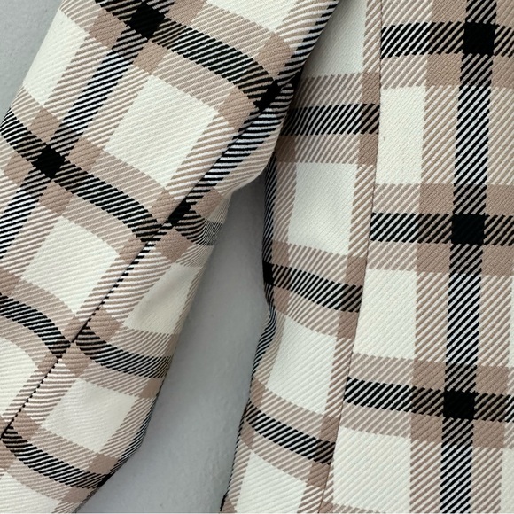 H&M (XXS) Double-Breasted Blazer in Ivory, Black and Beige Plaid - Picture 6 of 14